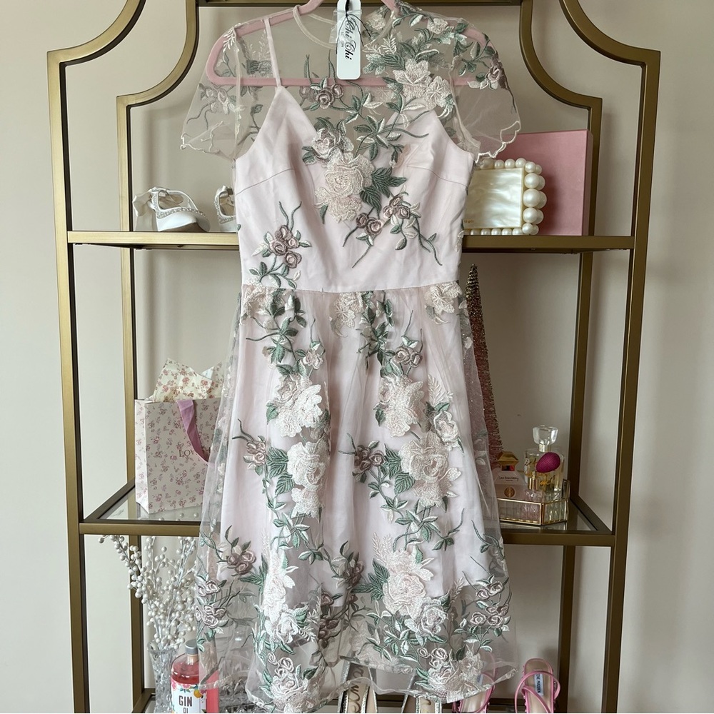 🆕 Chi Chi London Embroidered Mesh Overlay Dress in Nude Size UK 8 US 4